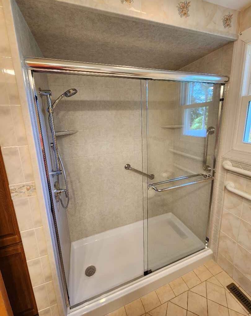 Featured: Easily Accessible Walk-In Shower – New York Sash