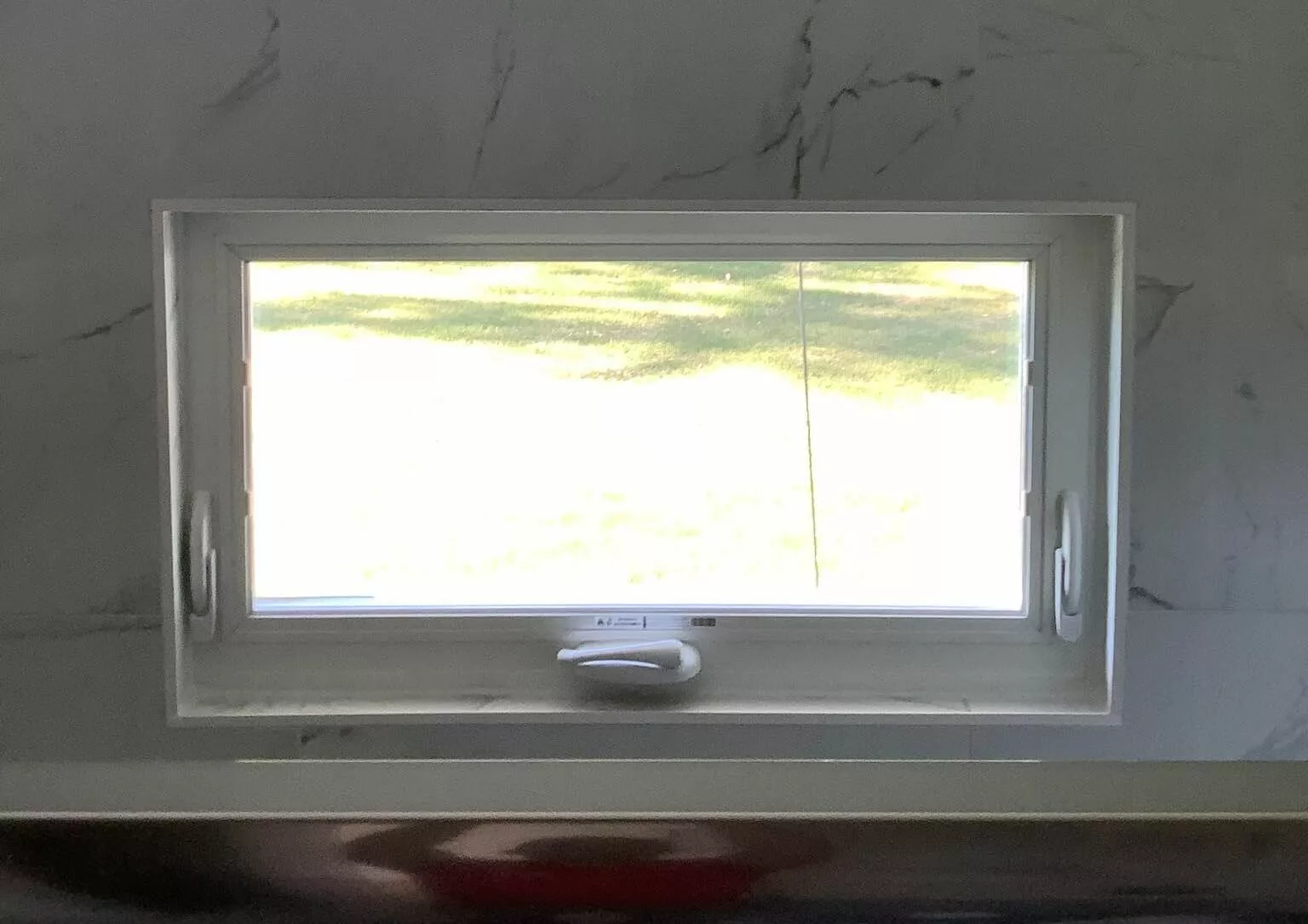 https://www.newyorksash.com/wp-content/uploads/2023/10/new-bath-window-2-jpg.webp