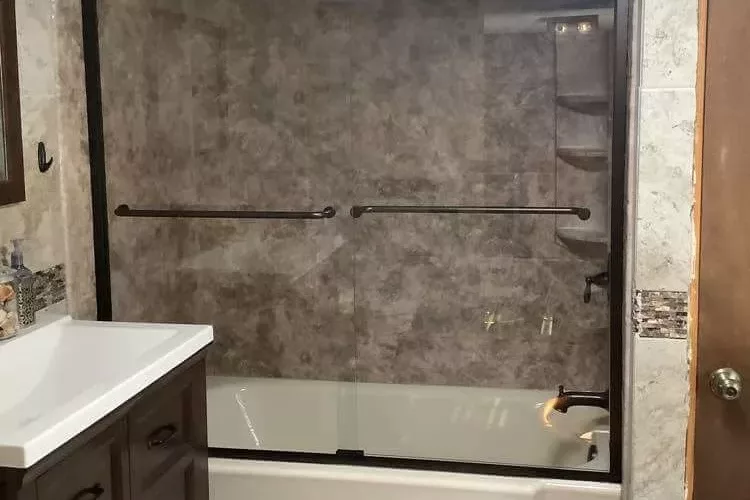 Featured: Easily Accessible Walk-In Shower – New York Sash